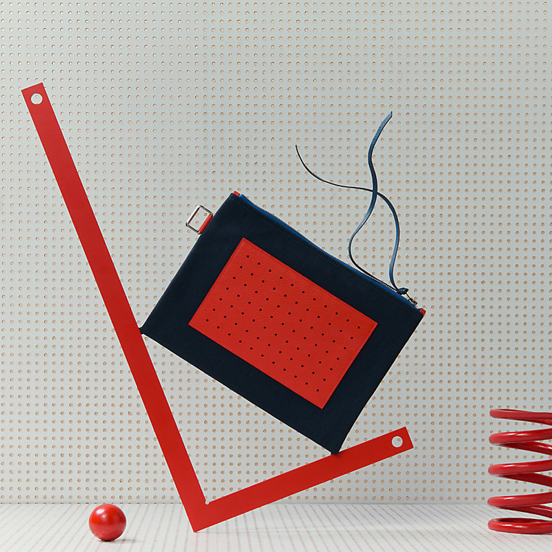 Cardinal Red Hawoo-a Bag - Black Silver